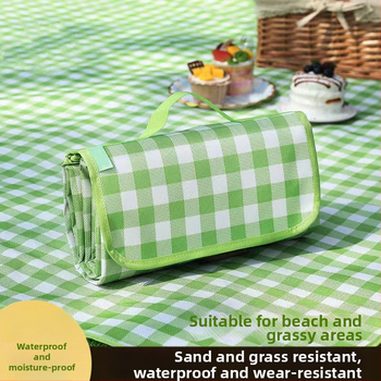 Piknika paklājs – ūdensizturīgs, biezs, pārnēsājams, no nešūta auduma (300 g), 5–6 personām