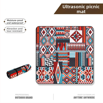 Kempinga piknika paklājs - ūdensizturīgs un mitrumu izturīgs, biezināts, viegli pārnēsājams, mazgājams veļas mašīnā; Materiāls: Chun Yafang; Svars: 900 g; Modelis MTN140; Piemērots vairākām personām