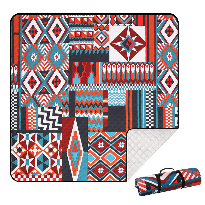 Kempinga piknika paklājs - ūdensizturīgs un mitrumu izturīgs, biezināts, viegli pārnēsājams, mazgājams veļas mašīnā; Materiāls: Chun Yafang; Svars: 900 g; Modelis MTN140; Piemērots vairākām personām