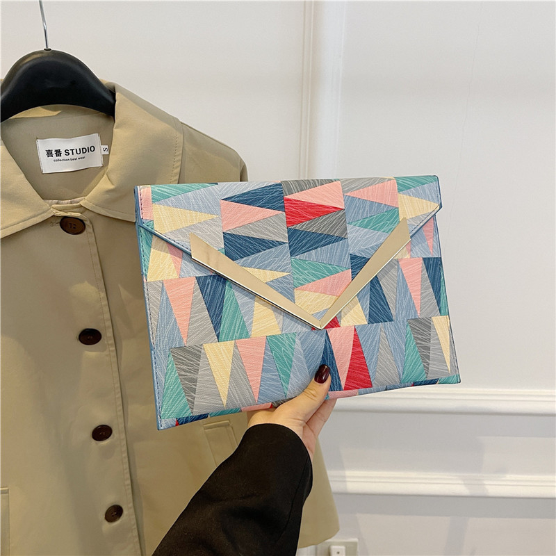 PU odos piniginė – pakuotės stiliaus, gatvės mados, horizontalaus kvadrato forma, uždarytas atidarymas, vidus iš sintetinės odos, 2024 vasara