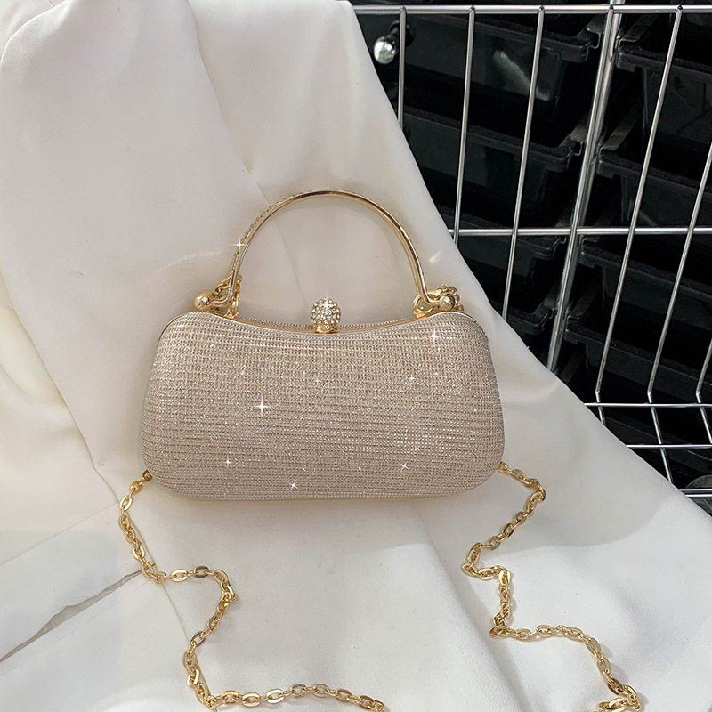 Geantă de damă crossbody cu lanț pentru umăr, în stil street; Material: nylon; Tip geantă: latch bag; Formă: pătrată orizontal; Închidere: latch