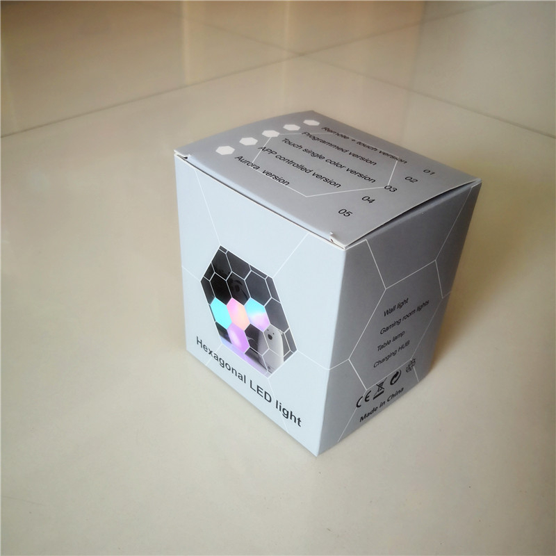 Τοίχικό φωτιστικό με σχέδιο κυψέλης, αλλαγή χρωμάτων, αφής και τηλεχειριστήριο — LED φως, πλαστικό σκίαστρο, ακρυλικό σώμα, 5V, ROHS πιστοποιημένο