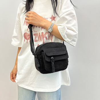 Τσαντάκι crossbody σε κυκλικό σχήμα από Corduroy – φερμουάρ, θήκη για κινητό