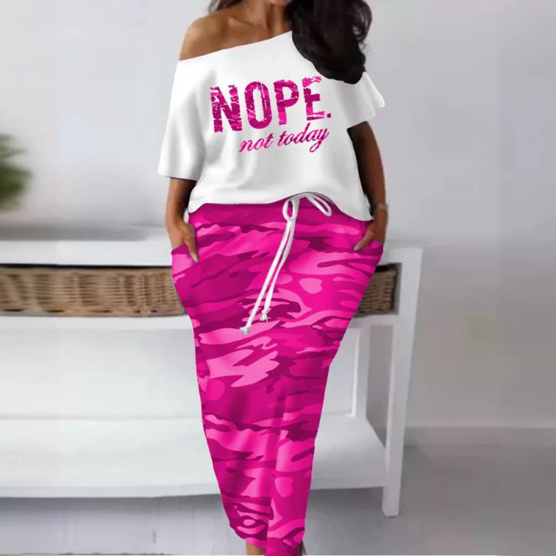 Két darabos szett: nyomtatott tie-dye póló és szoknya, rövid ujjú póló U-nyakkal, poliészter-spandex keverék, nyár 2024