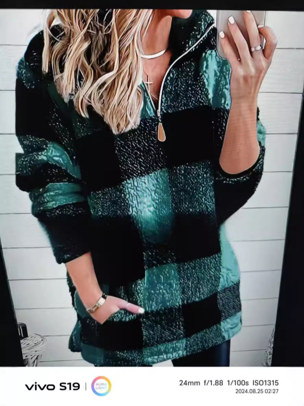 Moteriškas dvipusis velūro paltas, laisvas kirpimas, vidutinio ilgio, kaklo su pusės užtrauktuku, ilgos rankovės