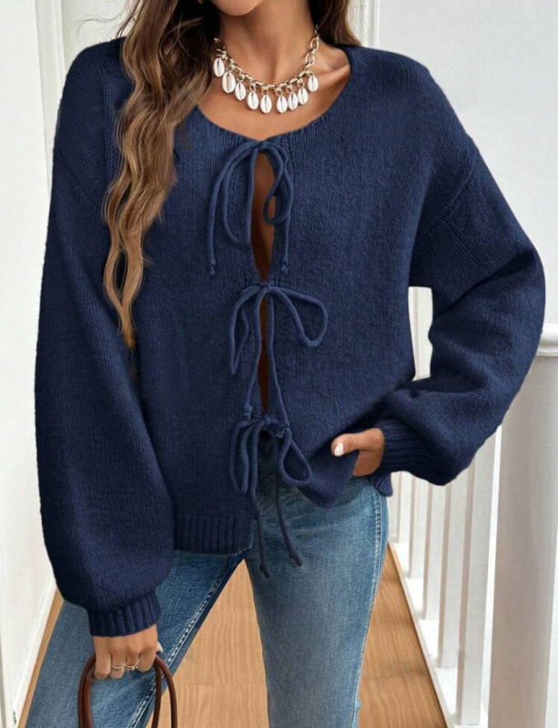 Cardigan od smjese akrila i poliestera, okrugli vrat, dugi rukavi, prednje vezanje s vrpcom, duljina 50-65 cm