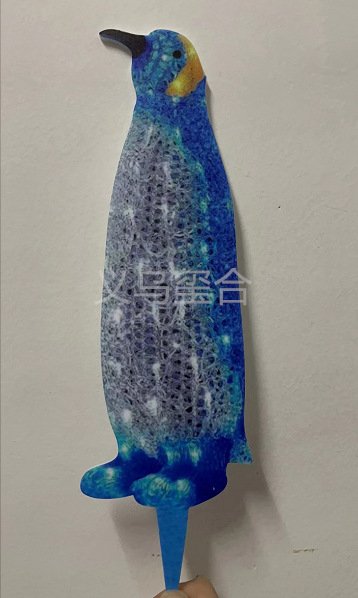 Акрилна коледна украса с осветление – пингвин, модерен минималистичен стил, коледна декорация