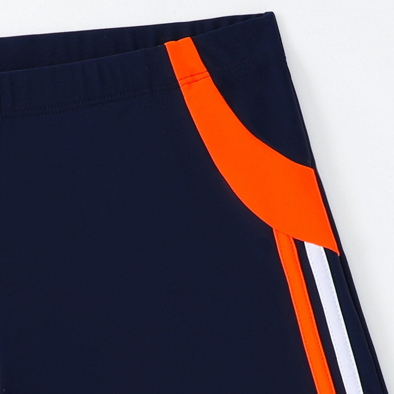 Ανδρικά μαγιό σορτσάκια τύπου briefs, μονόχρωμο σχέδιο, εξωτερικό ύφασμα πολυεστέρας, σύνθεση: 82% νάιλον, επένδυση 18% πολυεστέρας.