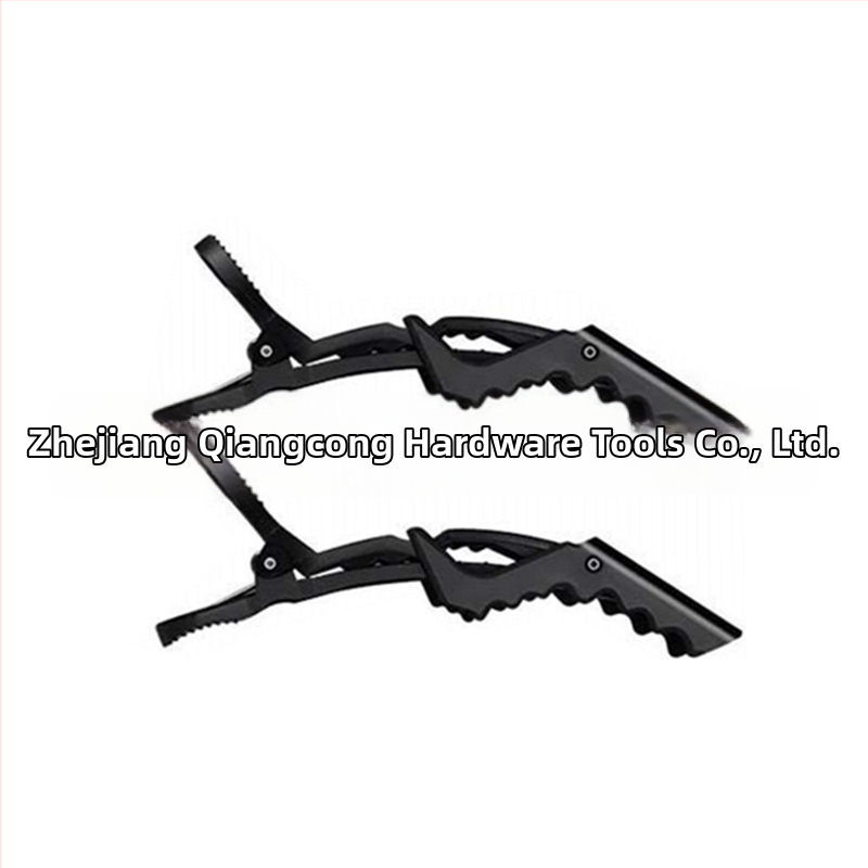 Plaukų dažymo rinkinys su plokščiomis ir retinimo žirklėmis (30 dantų), dažymo plokštė, šepetėlis, pirštinės, ausų apsauga ir šalikėlis; dantų skaičius 30, retinimo intervalas 25-30, svoris 350 g