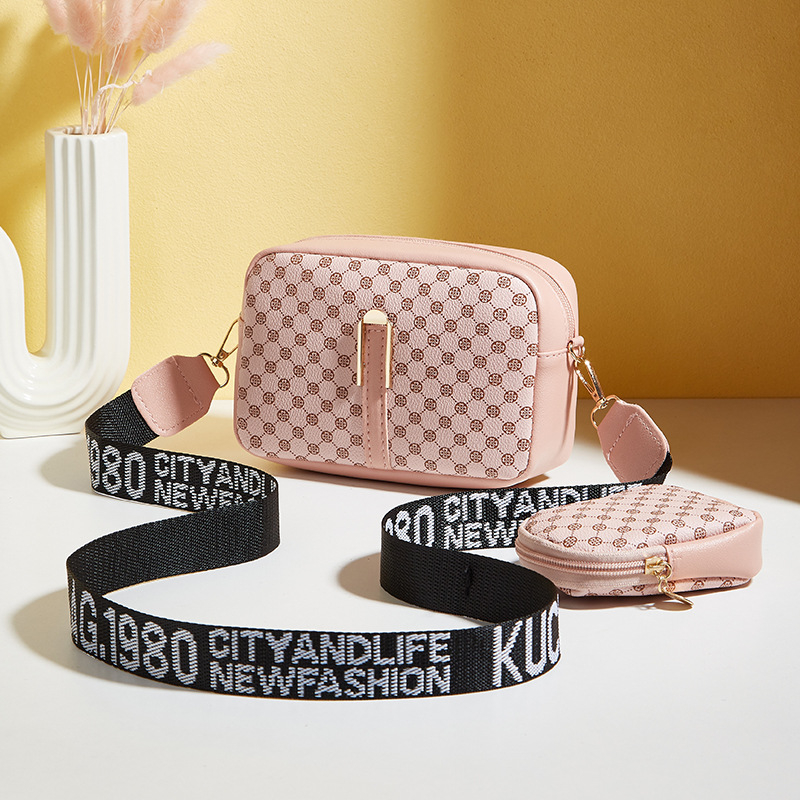 Krepšys per petį, gatvės mados stilius, PU oda, horizontalaus kvadrato formos, užtrauktukas, poliesterio pamušalas