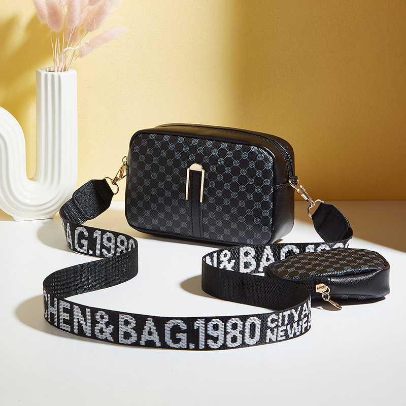 Krepšys per petį, gatvės mados stilius, PU oda, horizontalaus kvadrato formos, užtrauktukas, poliesterio pamušalas