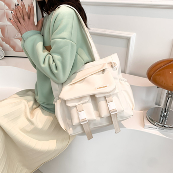 Tote τσάντα Kuoqia, αστικός μίνιμαλιστικός σχεδιασμός, PU υλικό, οριζόντιο τετράγωνο σχήμα, άνοιγμα με φερμουάρ και εσωτερική θήκη με φερμουάρ