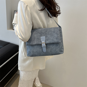 Τσάντα PU τετράγωνη, street trend, crossbody με έναν ιμάντα, οριζόντιας μορφής τετράγωνη, επένδυση πολυεστέρα, κλείσιμο με καπάκι, κατάλληλη για χαλάρωση