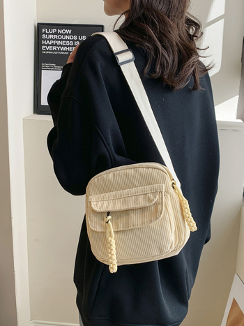 Τσάντα ώμου Corduroy — οριζόντια τετράγωνη μορφή, κλείσιμο με φερμουάρ, επένδυση πολυεστέρα, θήκη για ID κάρτα