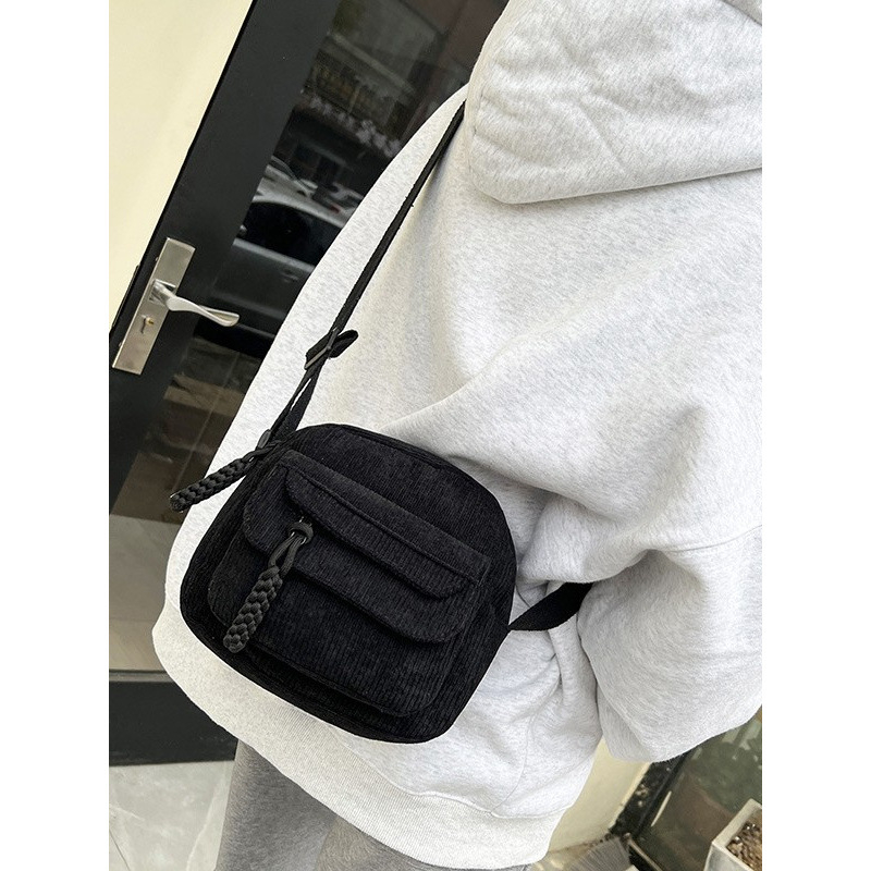 Ženska torba od corduroya, bucket stil, zatvaranje zatvaračem, poliester podstava, džep za telefon