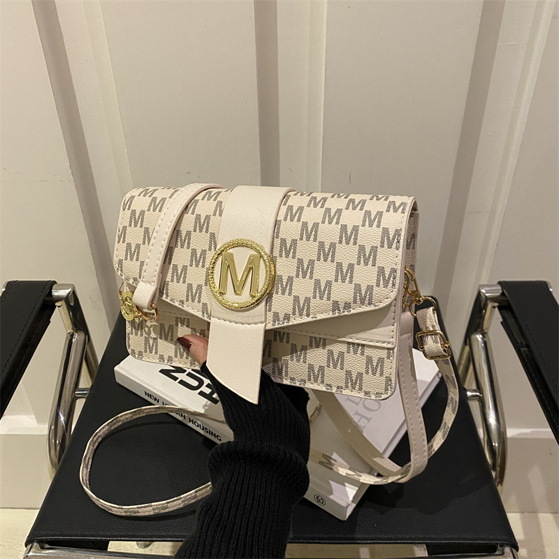 Geantă crossbody din PU, stil street, formă orizontală pătrată, închidere magnetică, curea de umăr simplă