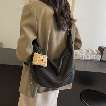 Τσαντάκι Dumpling, αστικός απλός σχεδιασμός (PU υλικό, dumpling σχήμα, πολυεστερική επένδυση, άνοιγμα με φερμουάρ, εσωτερικό τσεπάκι με φερμουάρ)