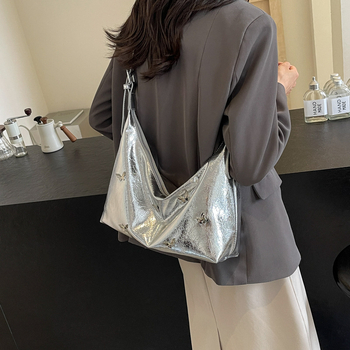 Torba ispod pazuha s plisiranim motivom leptira, PU materijal, zatvaranje na zip, horizontalni četverokutni oblik, unutarnja džep s zipom — street style