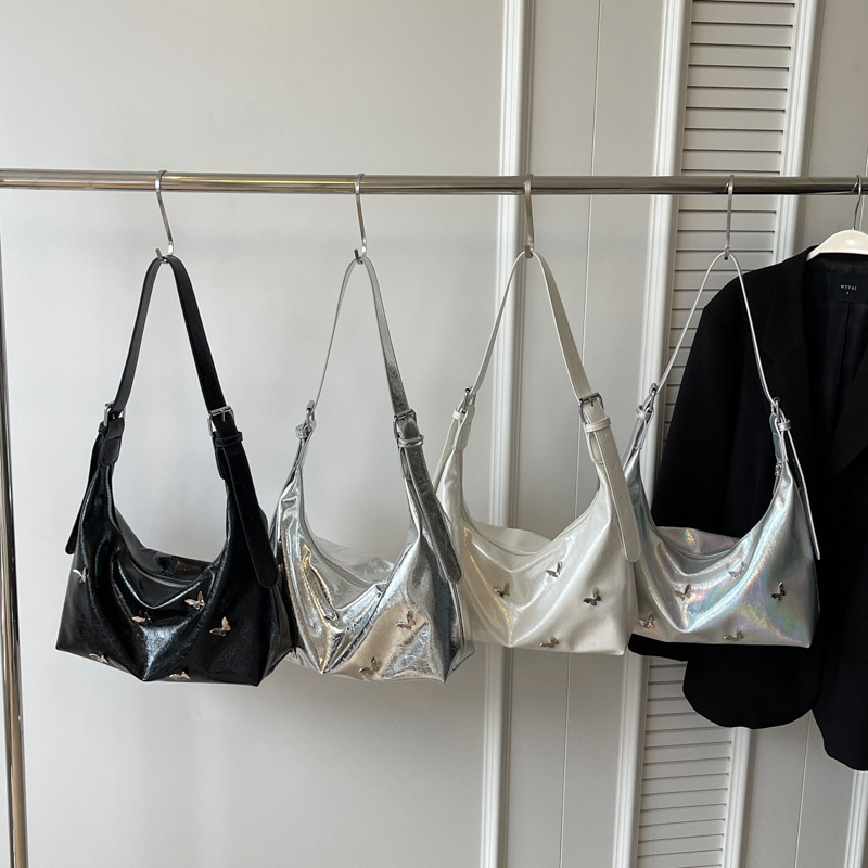 Torba ispod pazuha s plisiranim motivom leptira, PU materijal, zatvaranje na zip, horizontalni četverokutni oblik, unutarnja džep s zipom — street style