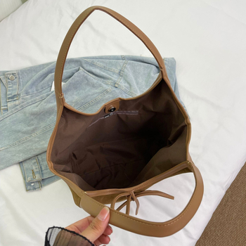 Γυναικεία Τσάντα Tote – Suede, Οριζόντιο Τετραγωνισμένο Σχήμα, Μαγνητικό Κλείσιμο, Εσωτερική Τσέπη με Φερμουάρ