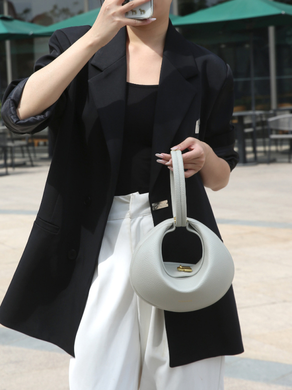 PU anyagú félhold alakú designer kézitáska, mágneszárral, telefontárolóval, utcai divat-stílus