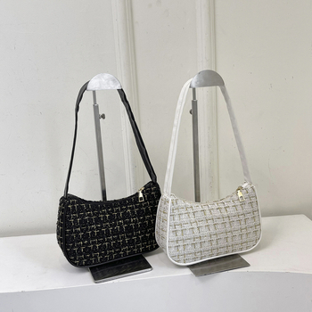 Pečių rankinė, gatvės stiliaus, kanvas medžiaga, horizontali kvadratinė forma, užtrauktukas, telefono kišenė