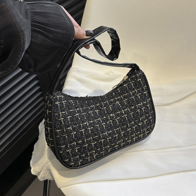 Pečių rankinė, gatvės stiliaus, kanvas medžiaga, horizontali kvadratinė forma, užtrauktukas, telefono kišenė