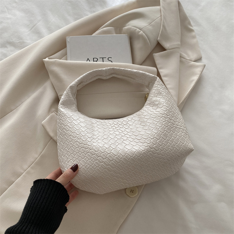 Ženska torbica: ulični stil, pleteni materijal, horizontalno kvadratni oblik, zatvarač, džep za telefon