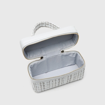 Vilnonė rankinė su dėžutės forma, užtrauktukas, medvilninė įdaila, pavasaris 2025