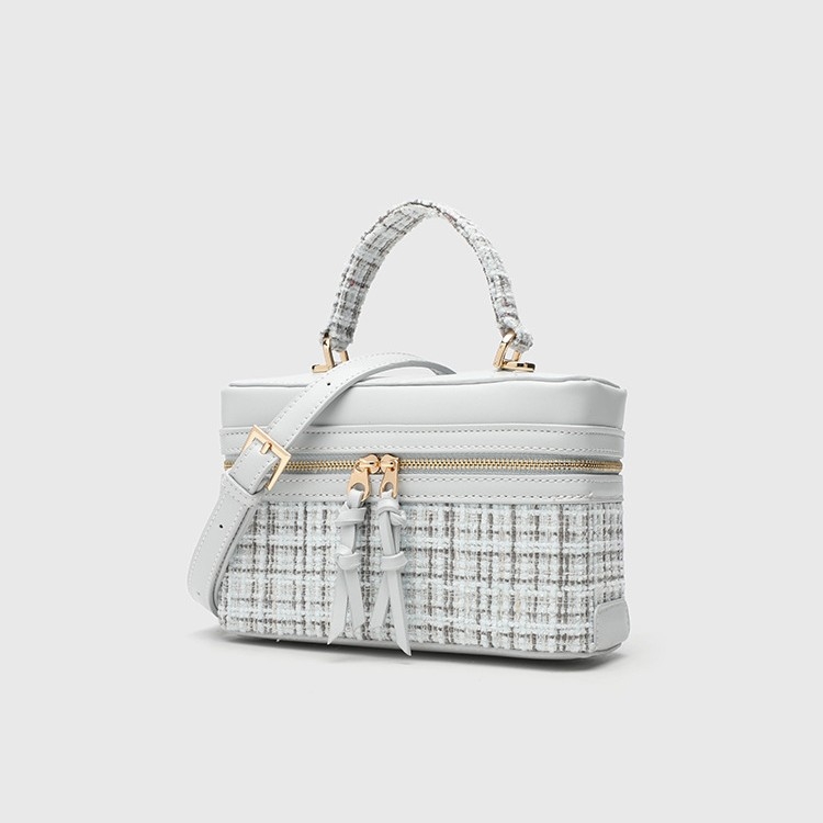 Vilnonė rankinė su dėžutės forma, užtrauktukas, medvilninė įdaila, pavasaris 2025