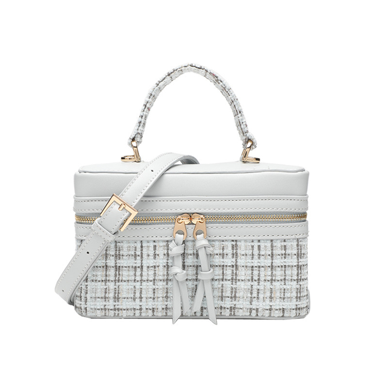 Vilnonė rankinė su dėžutės forma, užtrauktukas, medvilninė įdaila, pavasaris 2025