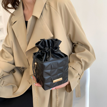 Γυναικεία PU τσάντα ώμου με street-trend στυλ, κάθετη τετράγωνη σιλουέτα, επένδυση από συνθετικό δέρμα, μαγνητικό κούμπωμα