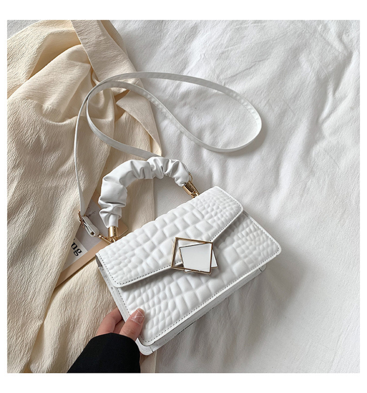 PU torba za rame s magnetskim zatvaračem, unutarnja pretinac sa zipom, podstava od sintetičke kože, dvostruka ručka