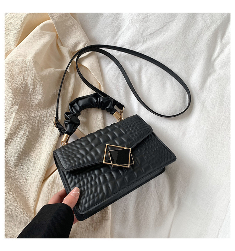 PU torba za rame s magnetskim zatvaračem, unutarnja pretinac sa zipom, podstava od sintetičke kože, dvostruka ručka