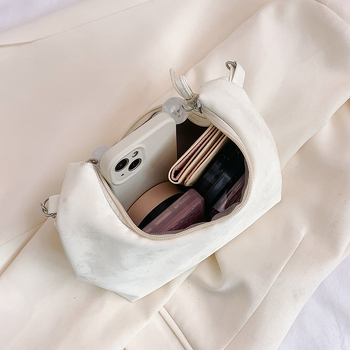 Τσαντάκι-κούβα με χάντρες και αλυσίδα, PU υλικό, επένδυση πολυεστέρα, θήκη για κινητό