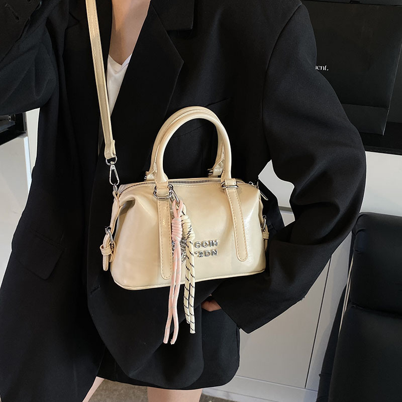 Moterų rankinė per petį Boston stiliaus | miesto paprastumas, PU medžiaga, horizontali kvadrato forma, užtrauktuko atverimas, vidinė kišenė su užtrauktuku