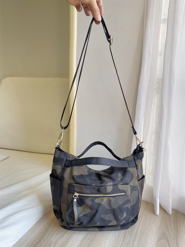 Geantă Tote din nylon, formă dumpling, căptușeală poliester, închidere cu fermoar, buzunare interne: buzunar cu fermoar, buzunar pentru telefon, buzunar pentru ID