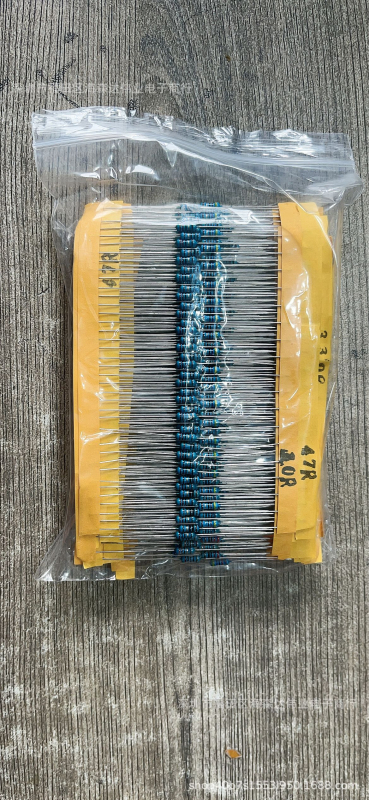 1/4W метален филмов резистор пакет, 1% толеранс, 300/600/1000/2600/3120 броя