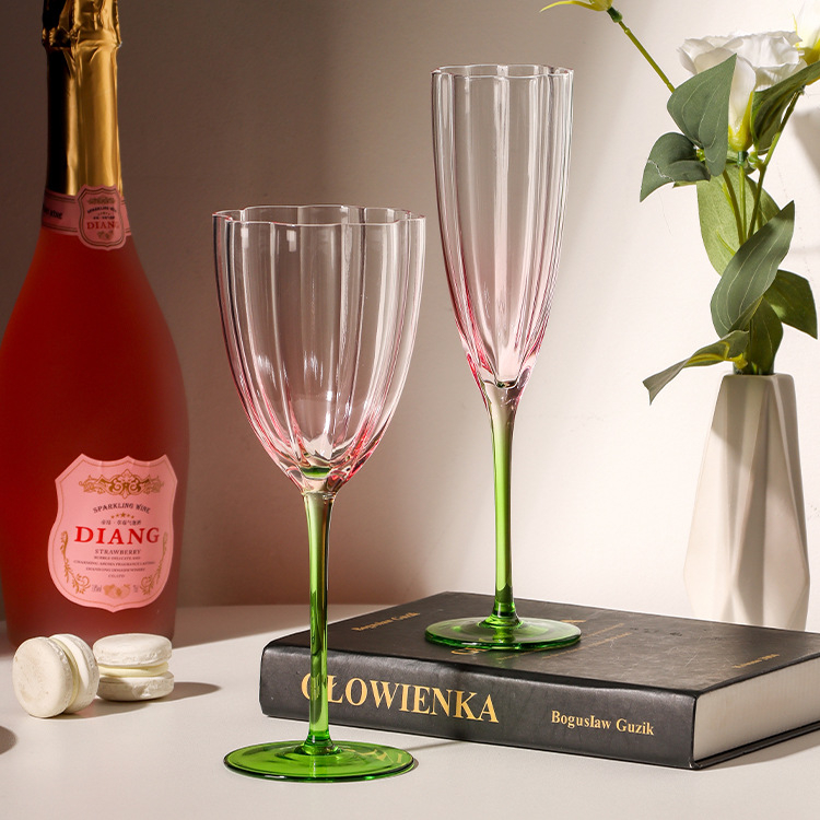 Vyno stiklas su gėlių forma (kristalas; Šiaurės stilius; pritaikomas; spausdintas logotipas)