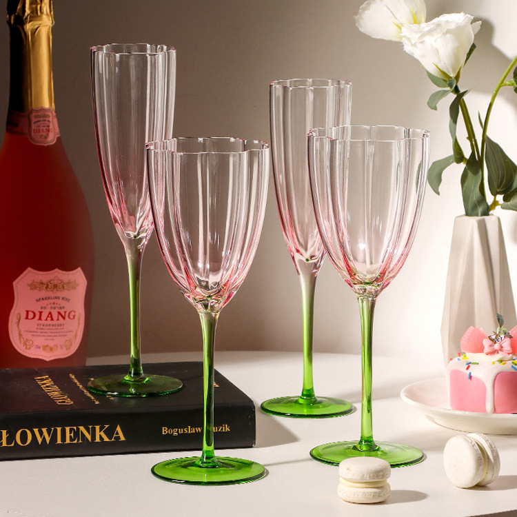 Vyno stiklas su gėlių forma (kristalas; Šiaurės stilius; pritaikomas; spausdintas logotipas)