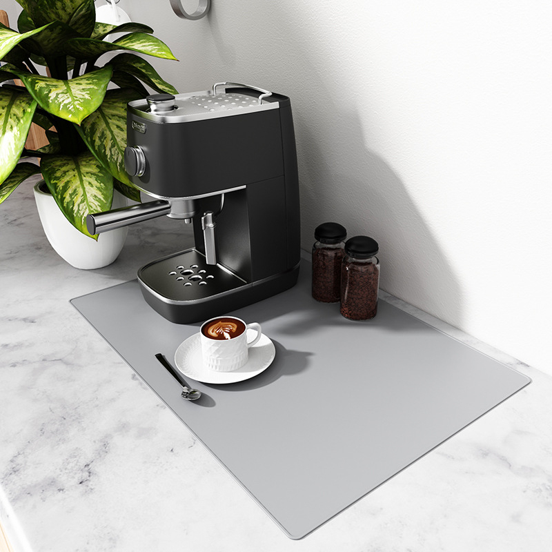 Kavos aparato silikoninis kilimėlis, stačiakampio formos, šiuolaikiško minimalistinio stiliaus, šiluminė izoliacija, pristatytas 2024 m. rugpjūčio