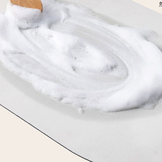 Kupaonska prostirka od diatomita gline – Panda crtić uzorak, ovalnog oblika, protuklizna