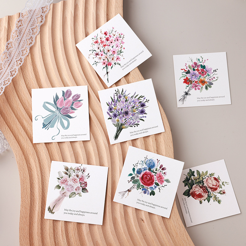 Μίνι ευχετήριες κάρτες με ρετρό ανθικά σχέδια και διακοσμητικά αυτοκόλλητα — Υλικό: χαρτί; Περιπτώσεις: αποφοίτηση, νέο σπίτι, πάρτι, ταξιδιωτικές μνήμες; Παραλήπτες: νέοι, ζευγάρια, συνάδελφοι, φίλοι, δάσκαλοι; IP: κανένα.