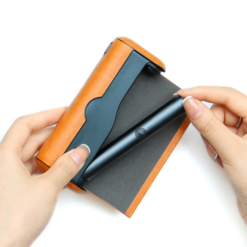 Aizsarg vāci IQO ILUMAPRIME (PC+ āda; putekļu izturība, krišanas pretestība; logotipa drukāšana, pielāgošana)