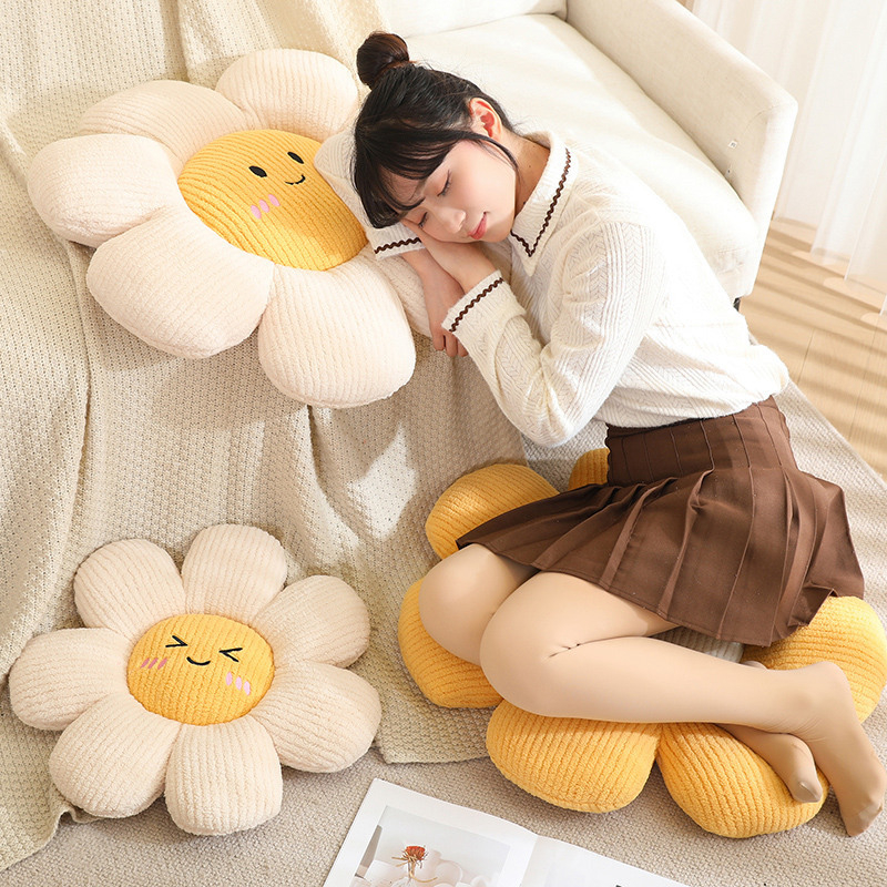 Плюшена възглавничка със слънчоглед – супер мека къса плюшена материя, пълнеж PP памук, карикатурен слънчоглед, възможност за персонализация на образци