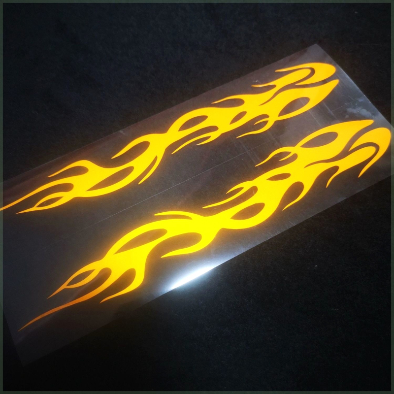 Flame raksts automašīnai un motociklam – korpusa uzlīme, materiāls: uzlīme, montāža: līmēšana