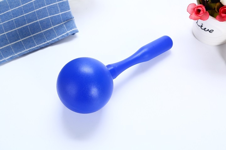 Bērnu plastmasas smilšu āmurs – ovāls perkusijas instruments ausu un sensoriskai attīstībai; materiāls: plastmasa; vecums 15–35 gadi