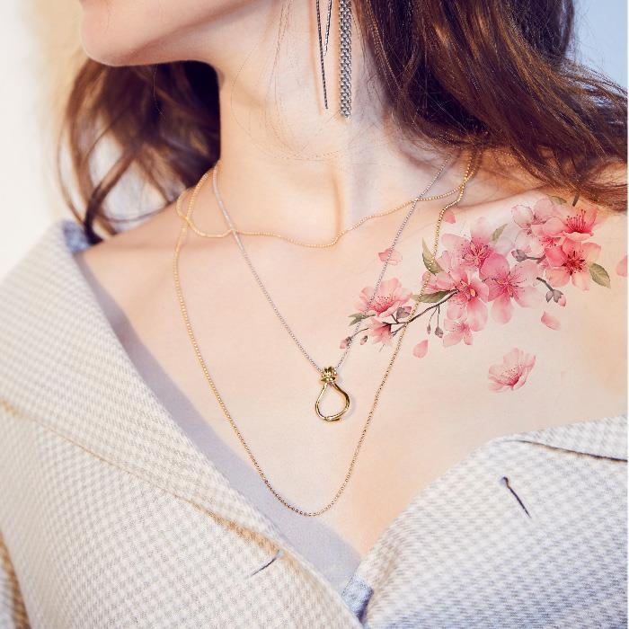 Vyšnios žiedų rankos tatuiravimo lipdukas, pusiau senovinis stilius, atsparus vandeniui, ilgalaikė ištvermė, randų maskavimas (Prekės ženklas: Love to leak; Medžiaga: Other; IP leidimas: Ne; Importas: Ne)