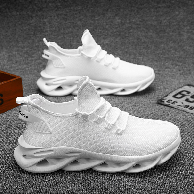 Vīriešu sieta materiāla sporta apavi, zemā augšdaļa, apaļš purns, šņorēšana, bieza zole 3-5 cm