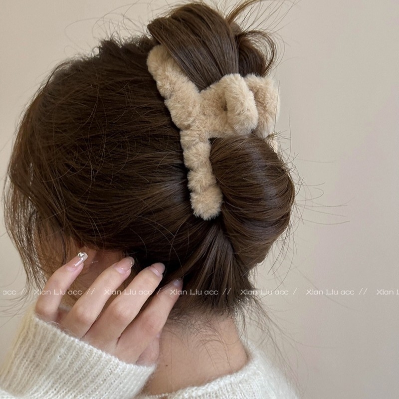 Plaukų segtukas Gripper, pūkuotas audinys, rankų darbas, įkvėpta Japonijos/Korejos, pavasaris 2024